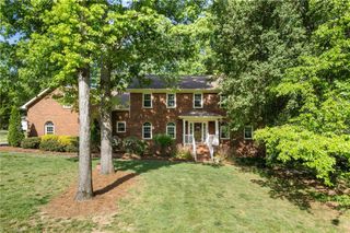 949 Aquaview Drive, Kernersville, NC 27284