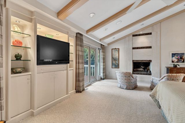 901 N Tara, Wichita, KS 67206