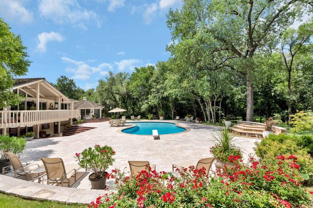 901 N Tara, Wichita, KS 67206