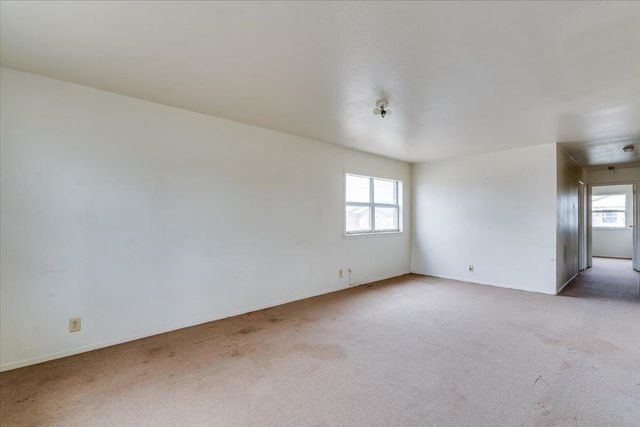 1607 E Catalina St, Wichita, KS 67216