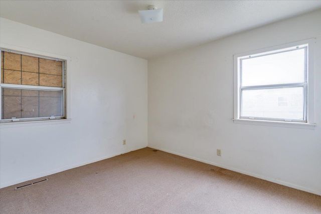 1607 E Catalina St, Wichita, KS 67216