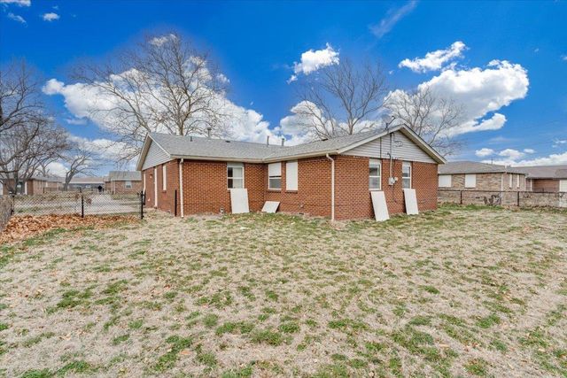 1607 E Catalina St, Wichita, KS 67216