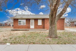 1607 E Catalina St, Wichita, KS 67216