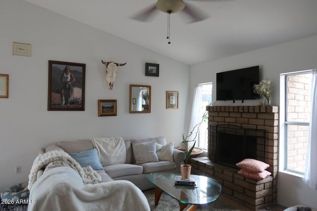 27 W Concorda Drive 103, Tempe, AZ 85282
