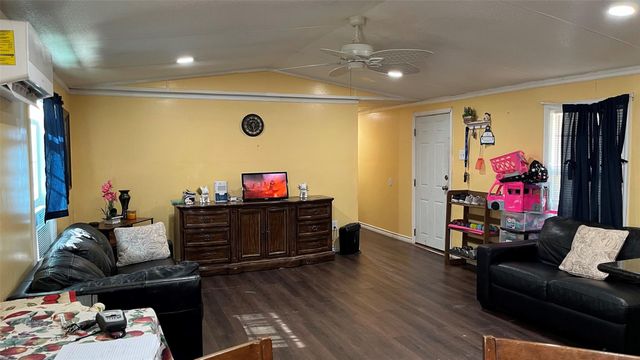 284 Pine Hollow Loop N, Moscow, TX 75960