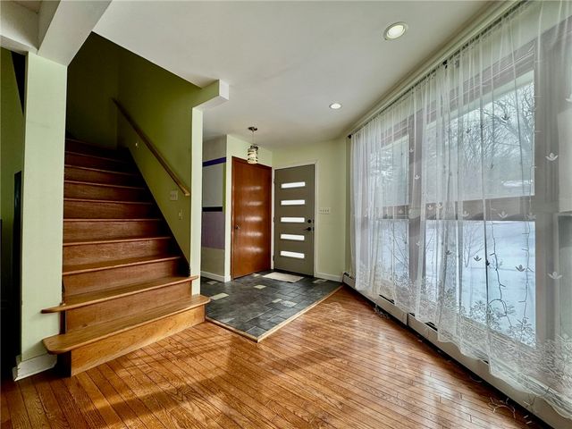 25 Coachman Pike, Ledyard, CT 06339