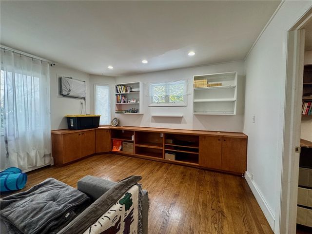 25 Coachman Pike, Ledyard, CT 06339