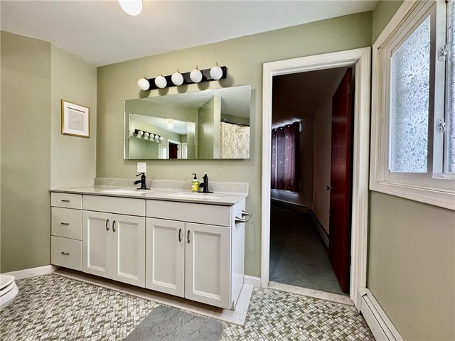 25 Coachman Pike, Ledyard, CT 06339