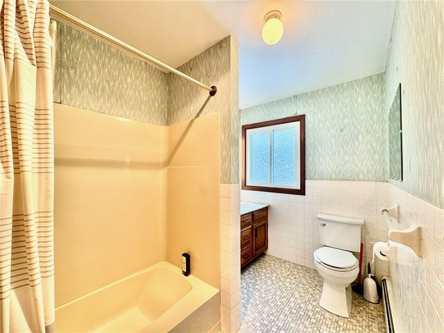 25 Coachman Pike, Ledyard, CT 06339