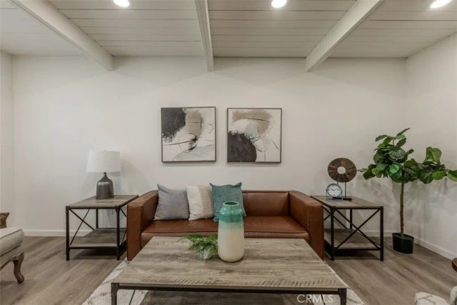 2036 La Jolla, Stockton, CA 95204