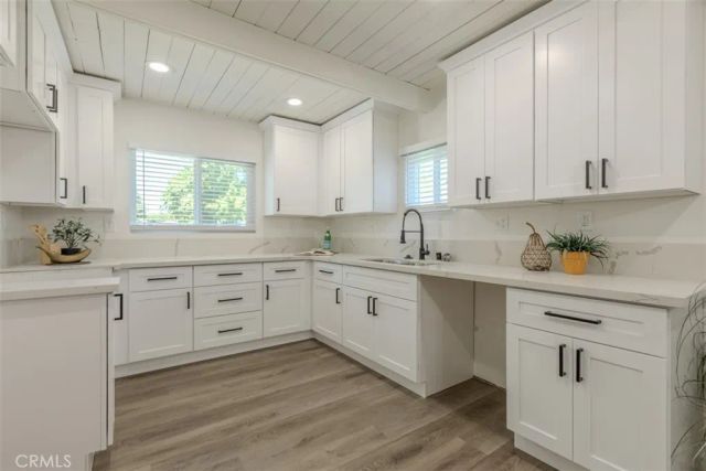 2036 La Jolla, Stockton, CA 95204