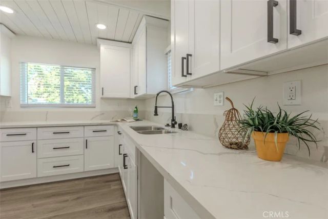 2036 La Jolla, Stockton, CA 95204