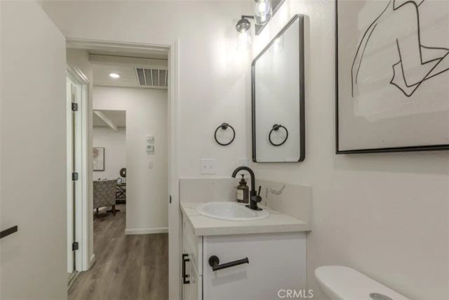 2036 La Jolla, Stockton, CA 95204