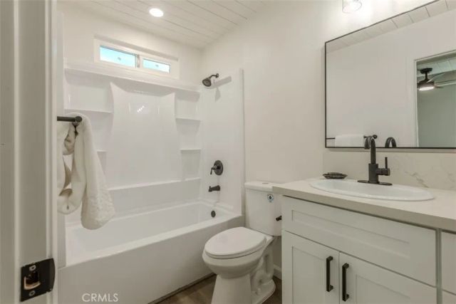 2036 La Jolla, Stockton, CA 95204