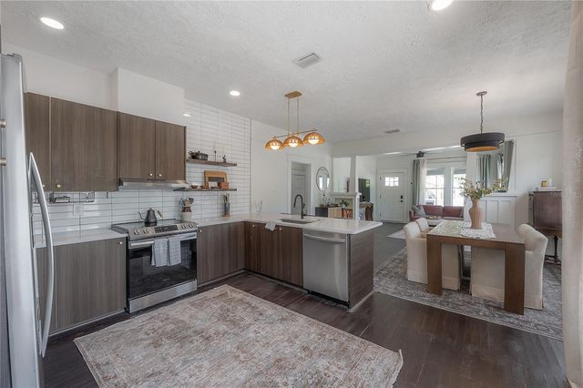2831 N MORGAN STREET, Tampa, FL 33602