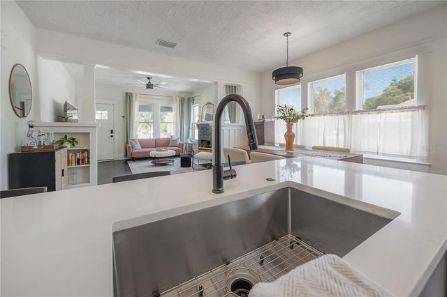 2831 N MORGAN STREET, Tampa, FL 33602