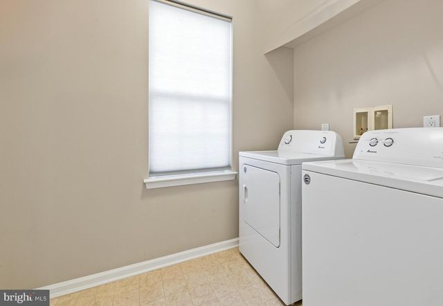 206 RAPHAEL CT, Williamstown, NJ 08094