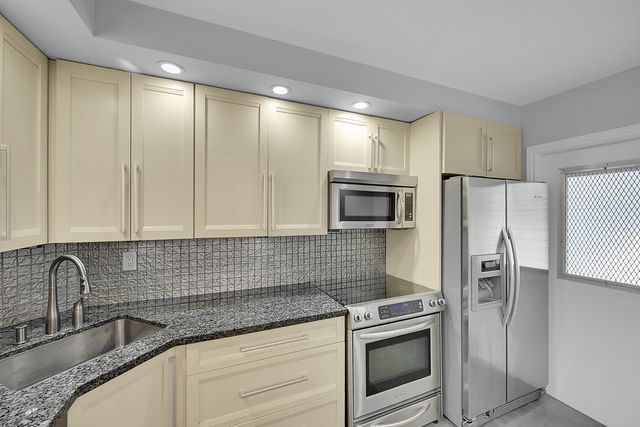 800 E Camino Real 305, Boca Raton, FL 33432