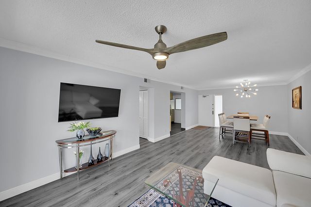 800 E Camino Real 305, Boca Raton, FL 33432