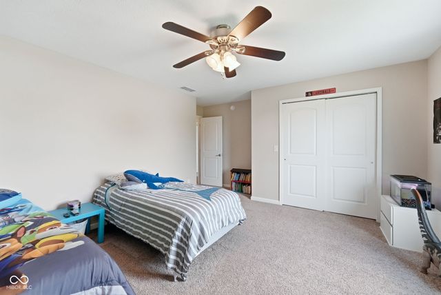 905 N Fox Berry Drive, Yorktown, IN 47396