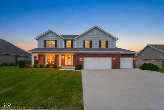 905 N Fox Berry Drive, Yorktown, IN 47396