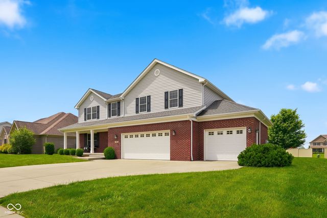 905 N Fox Berry Drive, Yorktown, IN 47396
