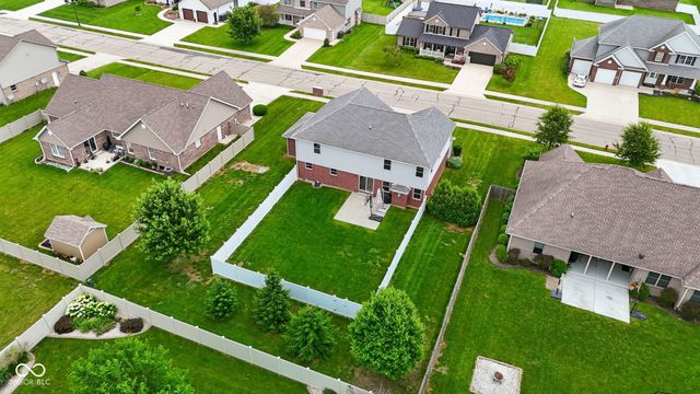 905 N Fox Berry Drive, Yorktown, IN 47396