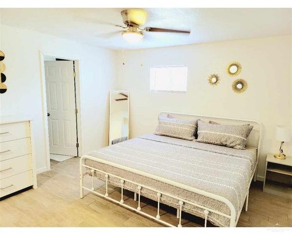 906 E Van Week Street, Edinburg, TX 78541