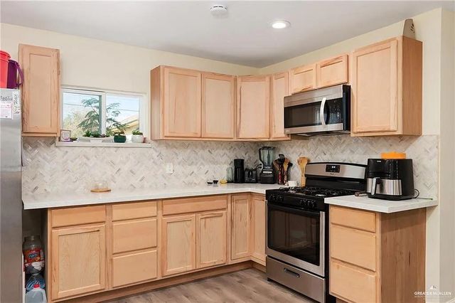 906 E Van Week Street, Edinburg, TX 78541