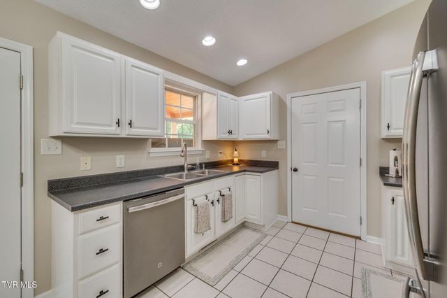 221 Lindas Way, Bristol, TN 37620