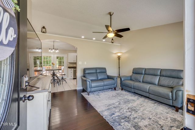 221 Lindas Way, Bristol, TN 37620