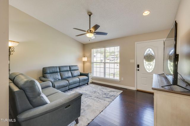 221 Lindas Way, Bristol, TN 37620