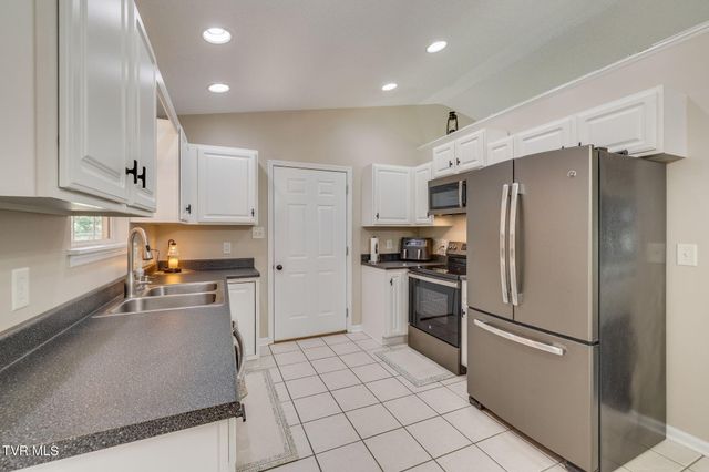 221 Lindas Way, Bristol, TN 37620