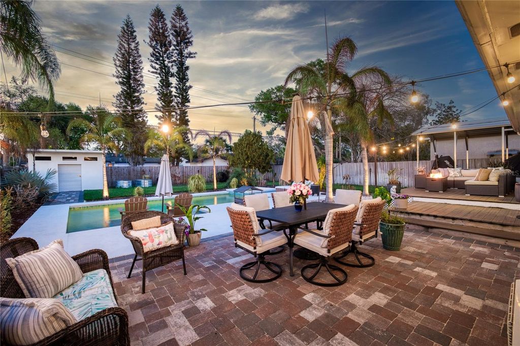 Image 15 of property listing at 1433 W SMITH STREET, Orlando, FL 32804