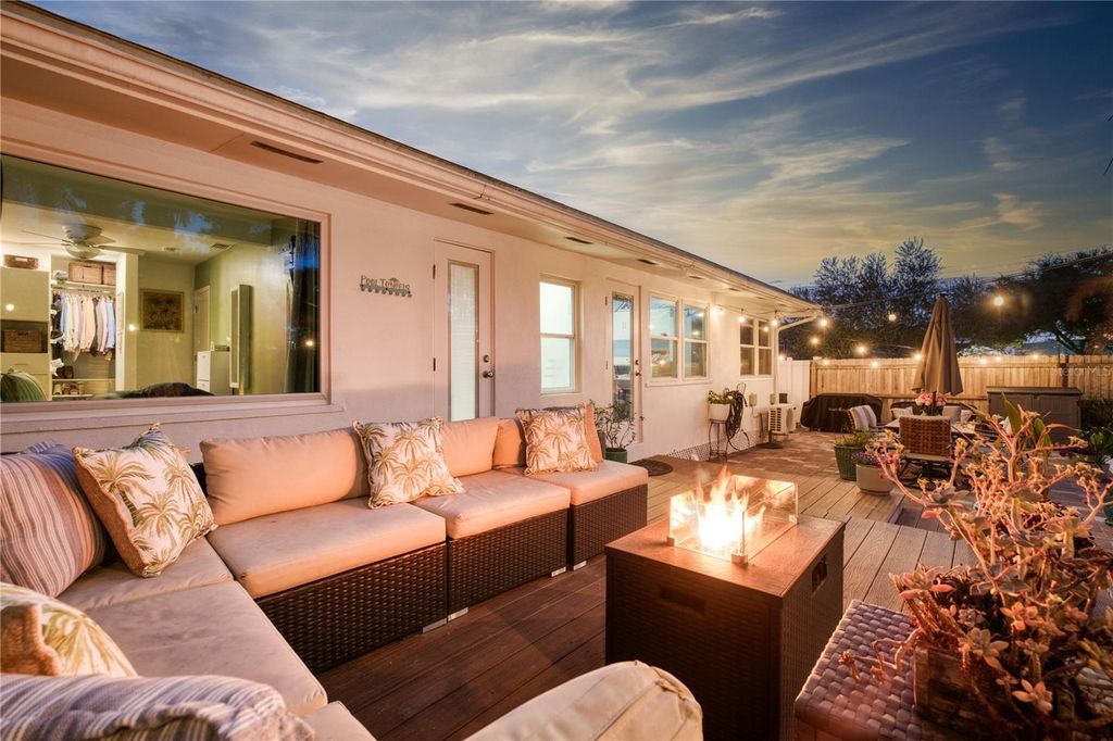 Image 17 of property listing at 1433 W SMITH STREET, Orlando, FL 32804