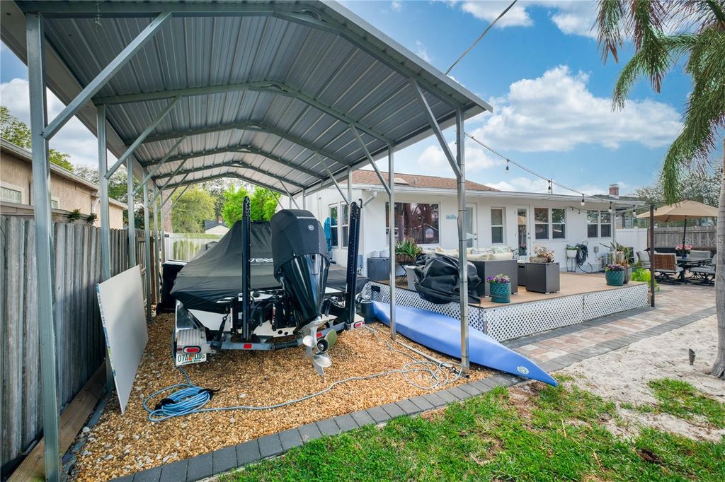 Image 19 of property listing at 1433 W SMITH STREET, Orlando, FL 32804