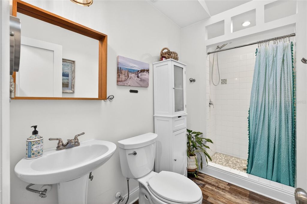 Image 31 of property listing at 1433 W SMITH STREET, Orlando, FL 32804