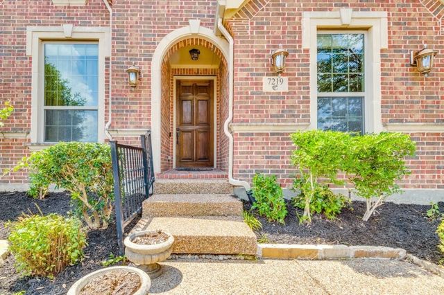 7219 Comal Drive, Irving, TX 75039