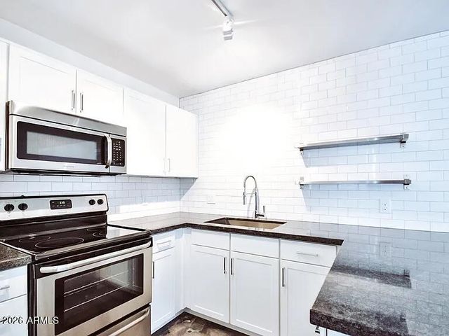 4231 N 27TH Street 10, Phoenix, AZ 85016