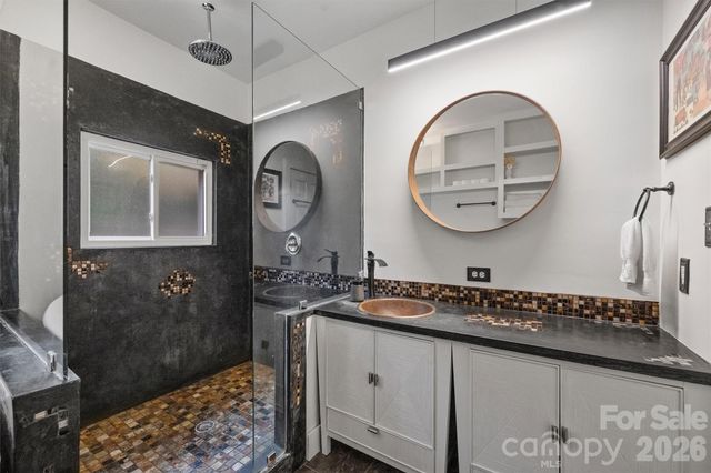 1601 Tippah Avenue, Charlotte, NC 28205