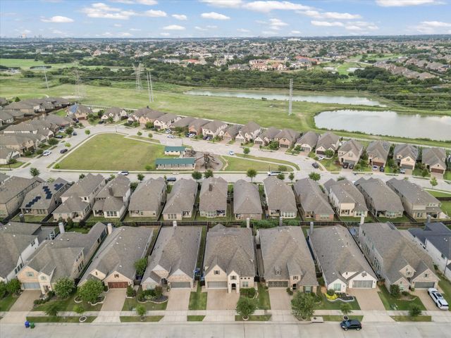 4528 Sir Craig Drive, Carrollton, TX 75010