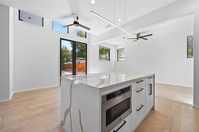 2706 Stacy LN 2, Austin, TX 78704