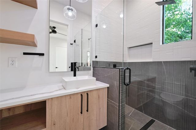 2706 Stacy LN 2, Austin, TX 78704