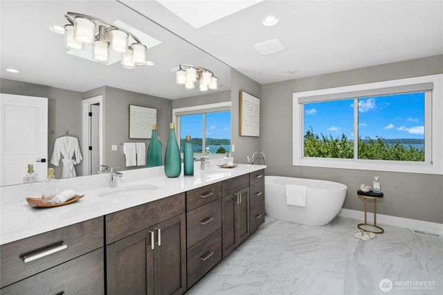 1006 4th Street W, Kirkland, WA 98033
