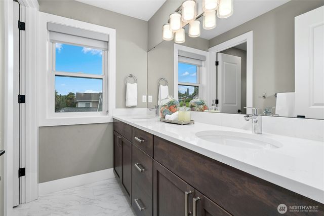 1006 4th Street W, Kirkland, WA 98033