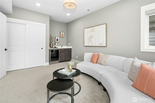 1006 4th Street W, Kirkland, WA 98033