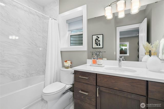 1006 4th Street W, Kirkland, WA 98033