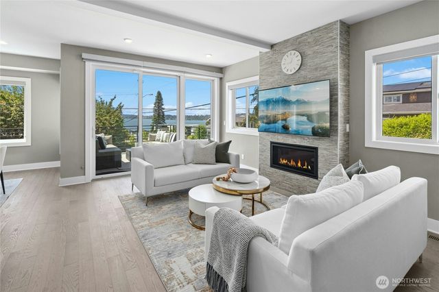 1006 4th Street W, Kirkland, WA 98033