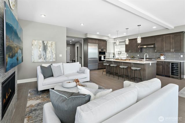 1006 4th Street W, Kirkland, WA 98033