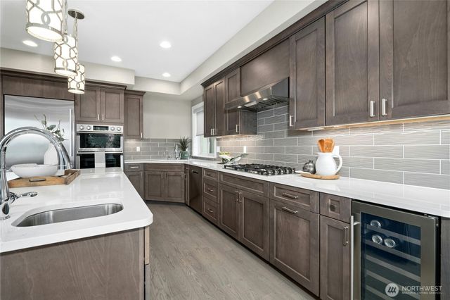 1006 4th Street W, Kirkland, WA 98033